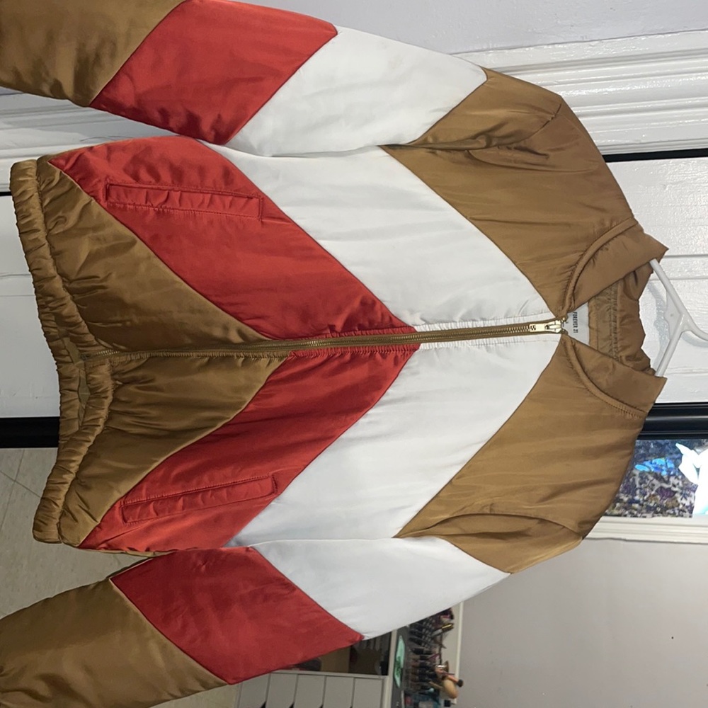 Comfy bomber style jacket, lightly worn.